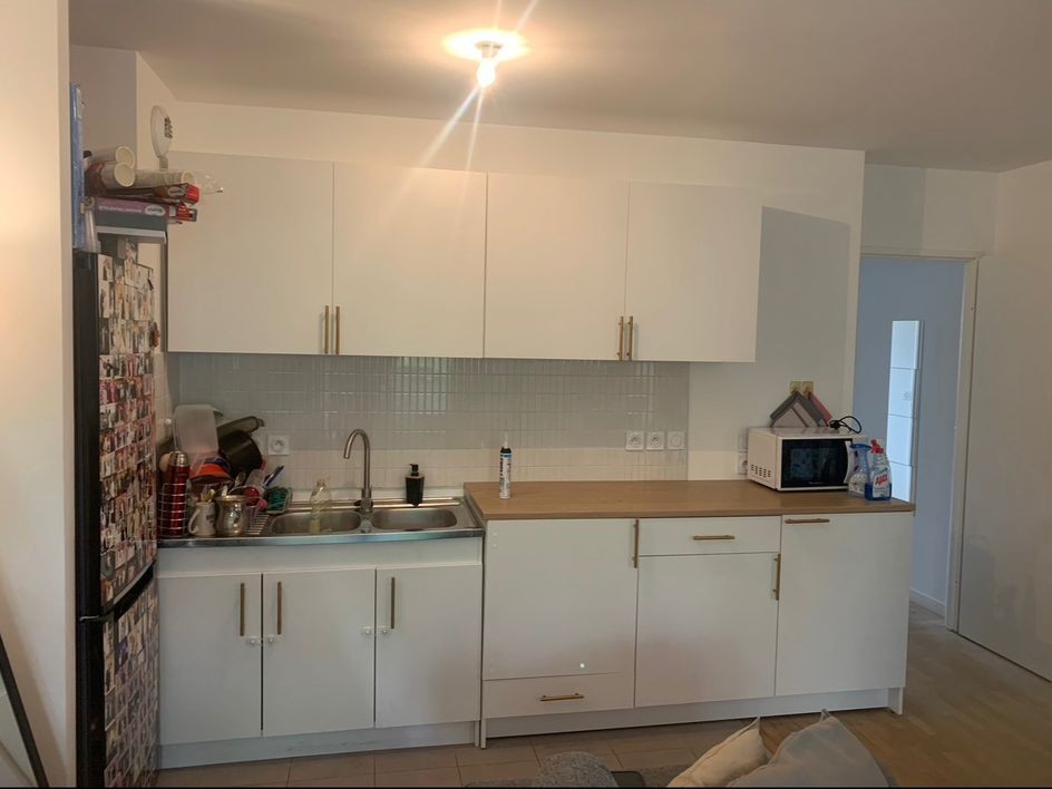 Pose d'une kitchenette terminée